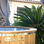 Maison Dix Bed & Breakfast Neffies