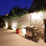 Maison Dix 4*