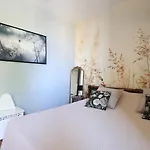 Maison Dix 4*
