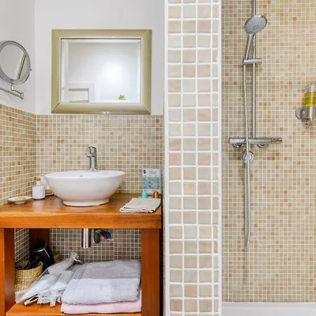 Maison Dix D'hotes Et Espace Bien Etre Neffies