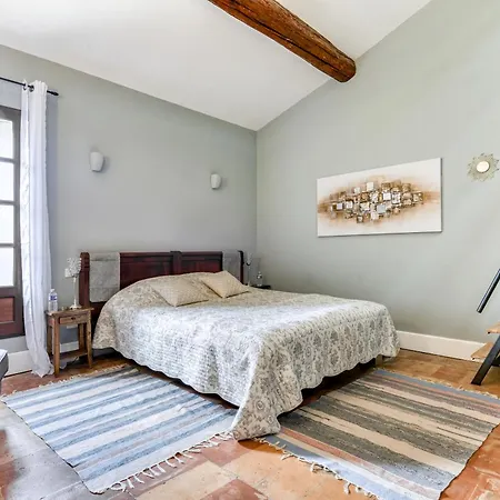 Maison Dix Bed & Breakfast 4*