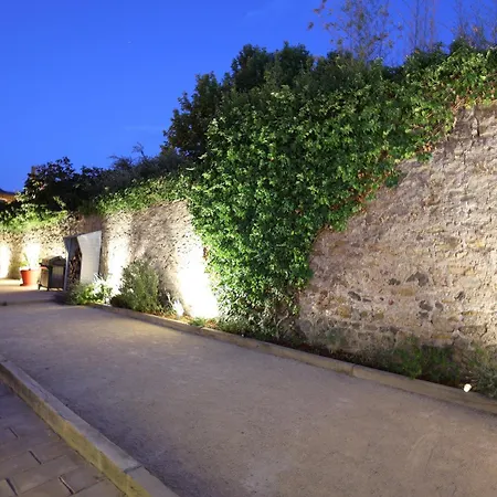 Maison Dix 4*