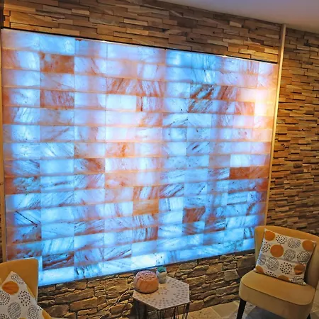 Maison Dix 4*