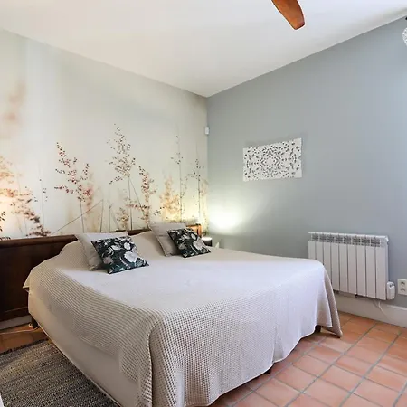 Maison Dix 4* Neffies