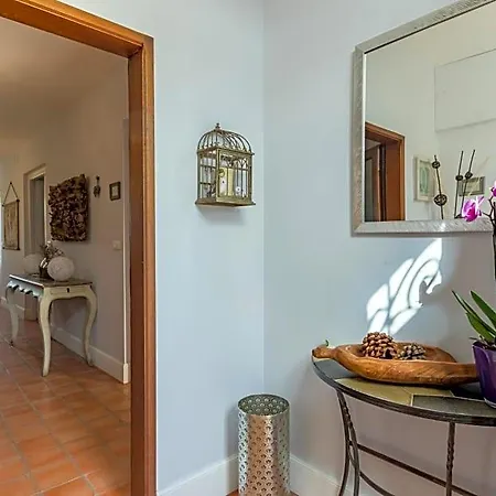 Maison Dix Bed and Breakfast 4*