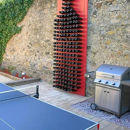 Maison Dix Bed and Breakfast 4*