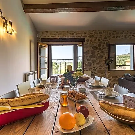 Maison Dix Bed and Breakfast 4*