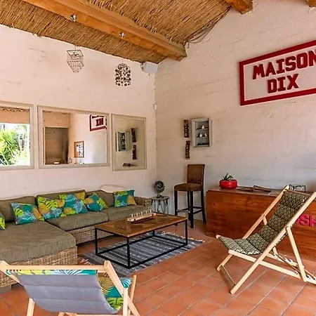Maison Dix 4*