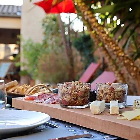 Bed and Breakfast Maison Dix 4*